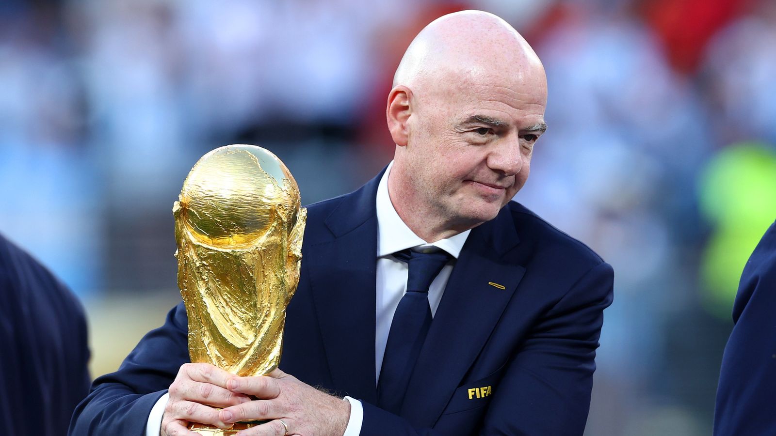 世界杯:国际足联主席詹尼·因凡蒂诺提供3000万英镑激励,促成员支持有争议的私人投资计划